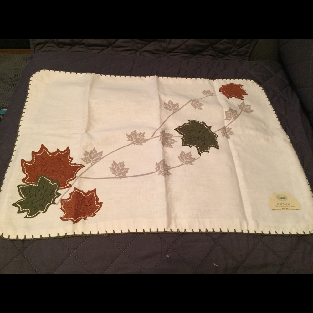 Leaf plates and table set